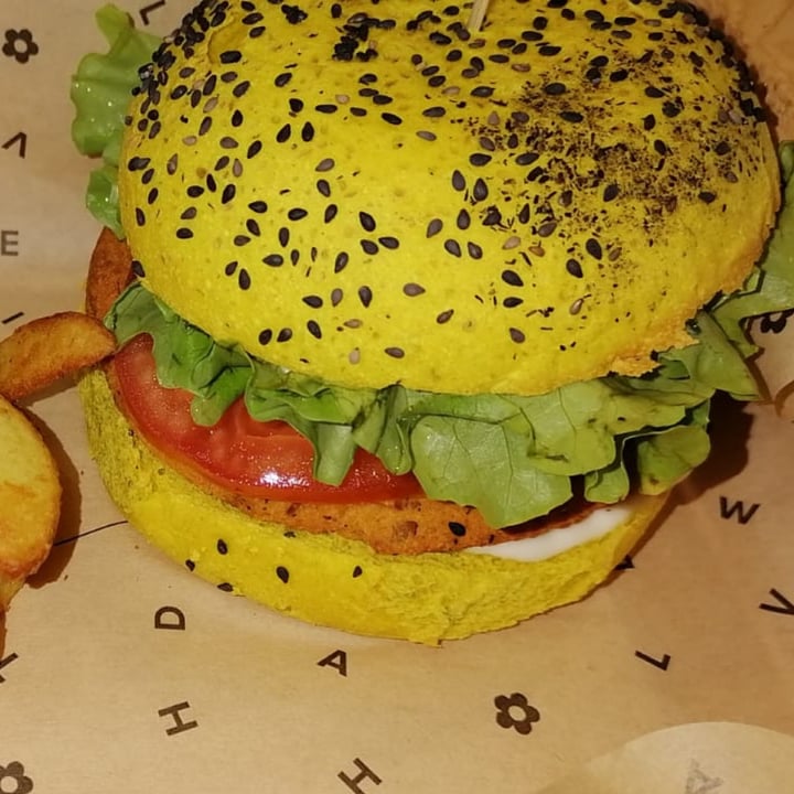 photo of Flower Burger Funky cecio shared by @asiamontanari on  29 Nov 2021 - review