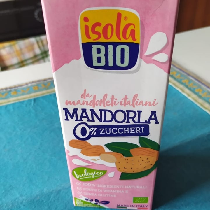 photo of Isola bio Latte Mandorla shared by @daise on  08 May 2022 - review