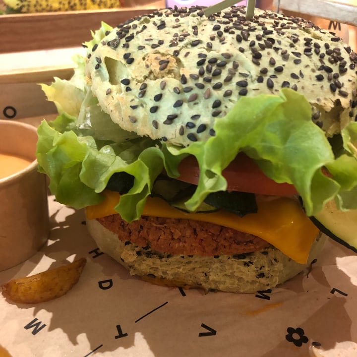 photo of Flower Burger Jungle Burger shared by @waldenhc on  17 Oct 2022 - review