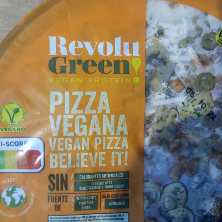 photo of Revolu Green Pizza Vegana shared by @rolandobolson on  03 Nov 2022 - review
