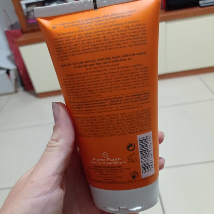 review photo of Avène Crema con color shared by @elenaaio on 04 Sep 2022 - review