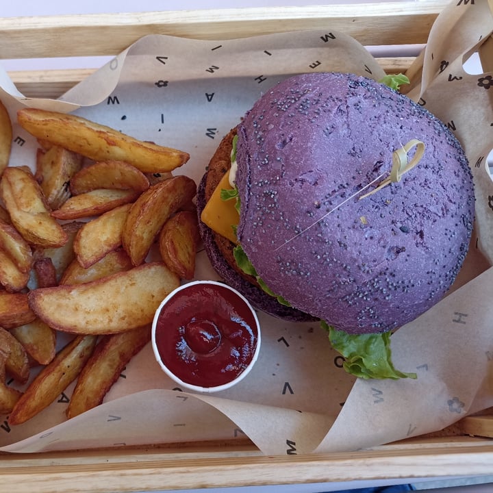 review photo of Flower Burger Roma Flower burger shared by @annafanella on 26 Apr 2022 - review