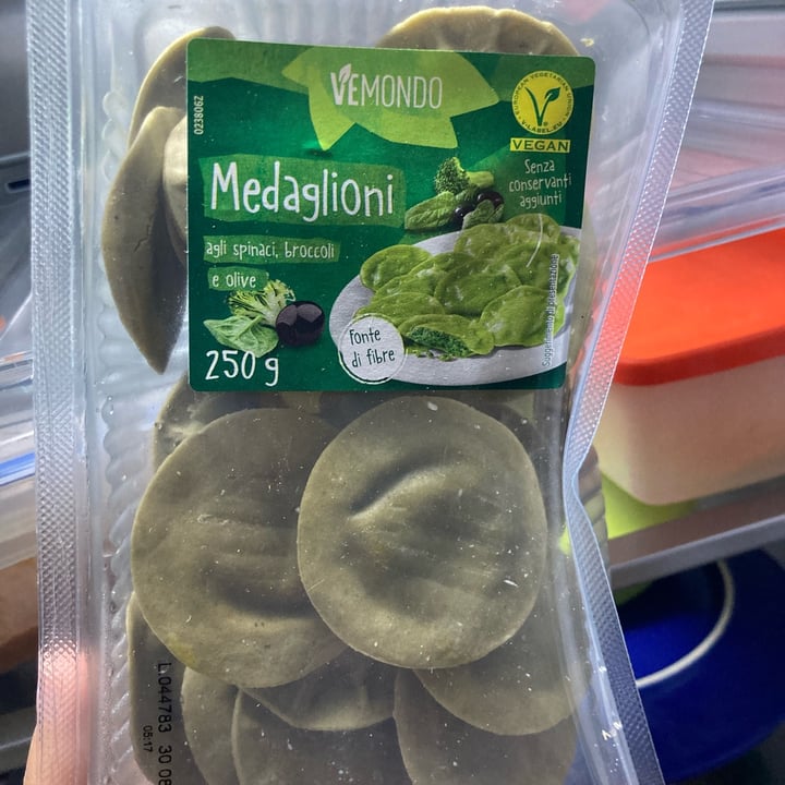 review photo of Vemondo Medaglioni Agli Spinaci, Broccoli e Olive Nere shared by @npippi2805 on 15 Aug 2022 - review