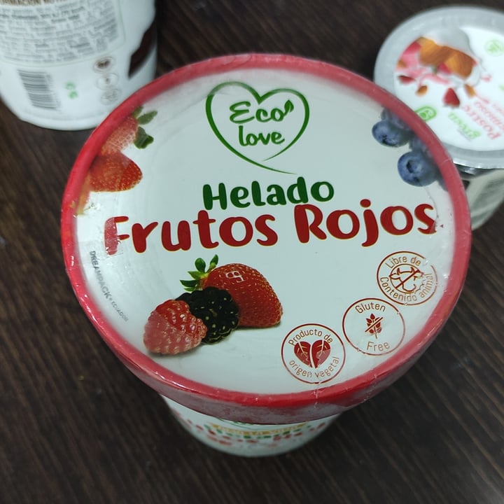 photo of Ecolove Helado de Frutos Rojos shared by @carope02 on  18 Jun 2022 - review