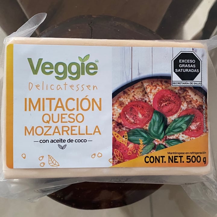 photo of Veggie Delicatessen Alternativa al Queso Estilo Mozzarella shared by @dilciagalant on  25 Jul 2021 - review