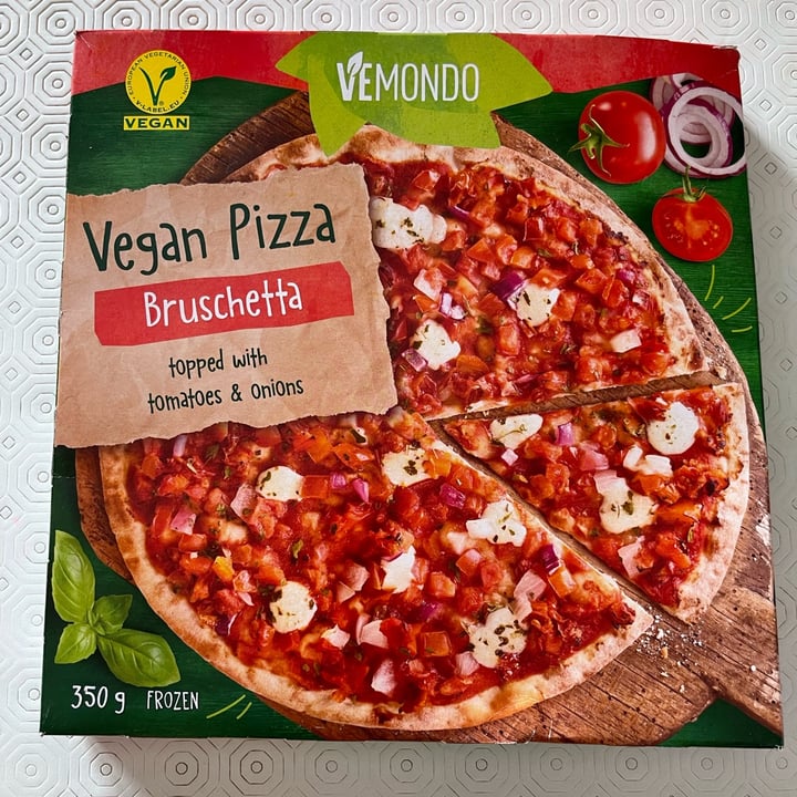 photo of Vemondo Pizza Bruschetta Con Pomodoro E Cipolla shared by @mariachiaragu on  20 May 2022 - review