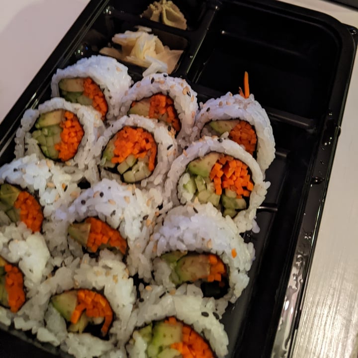photo of Meijer Veggie rolls shared by @fuzzydestroyer on  23 Feb 2022 - review
