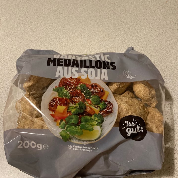 review photo of Vantastic Foods Medallones soja shared by @megveg85 on 24 Apr 2021 - review