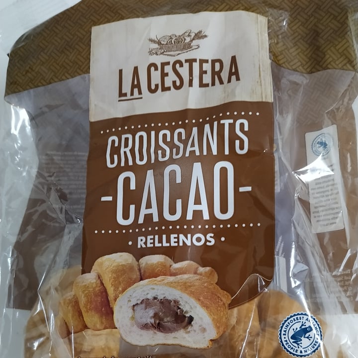 photo of La Cestera croissants rellenos de cacao shared by @tomatoandpotatovegan on  05 Dec 2022 - review