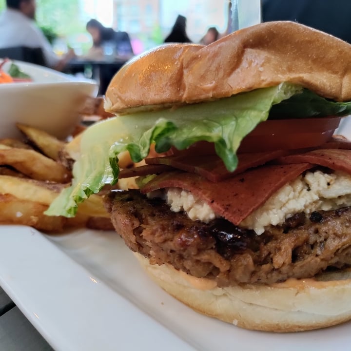 review photo of MeeT in Yaletown Double-double burger shared by @mikebroadhead on 26 Jul 2022 - review
