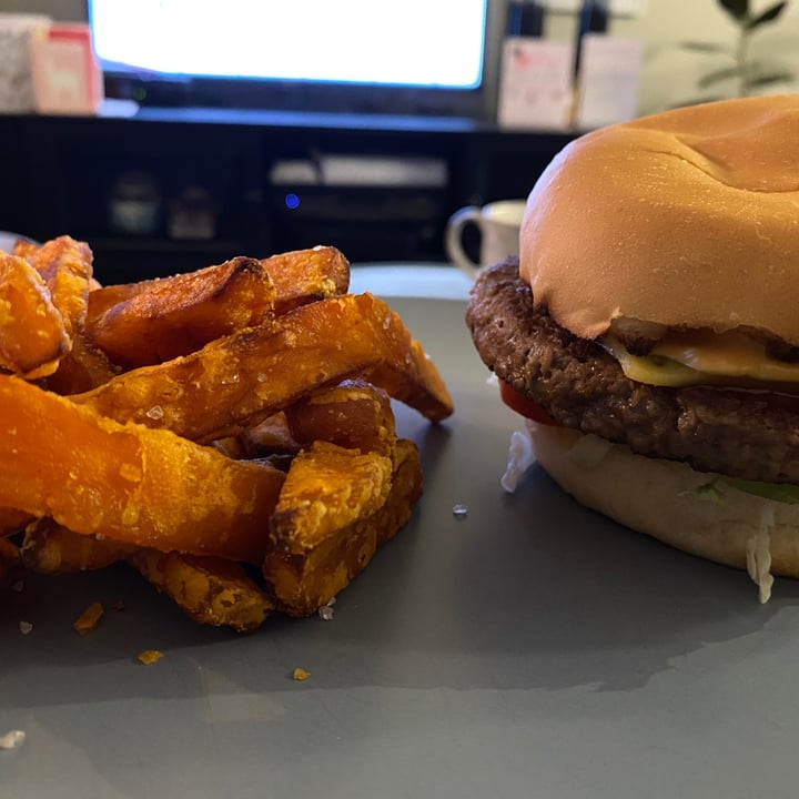 photo of BRGR BRGR beyond burger and fries shared by @becs10 on  20 Sep 2021 - review