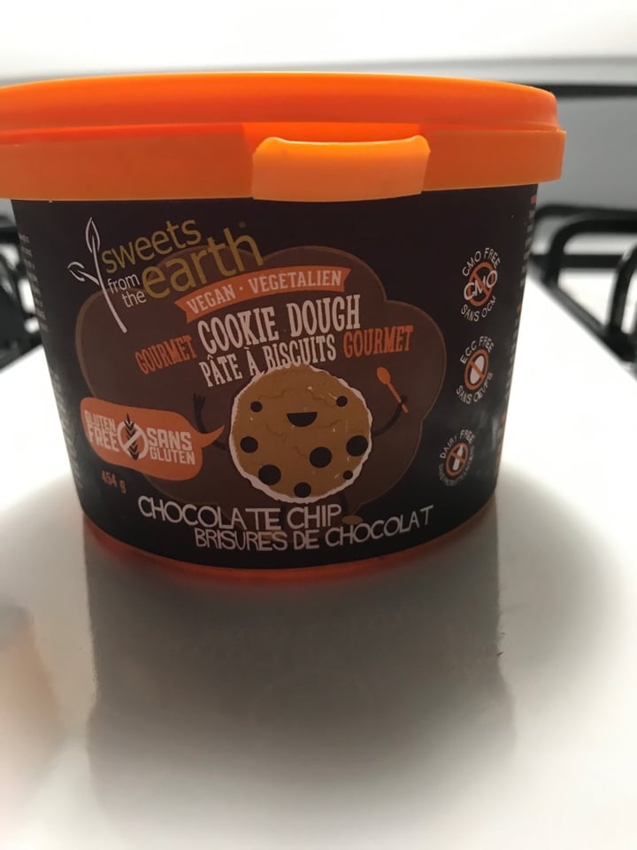 review photo of Sweets from the Earth Chocolate Chip Cookie Dough shared by @llovevegan on 07 Apr 2020 - review