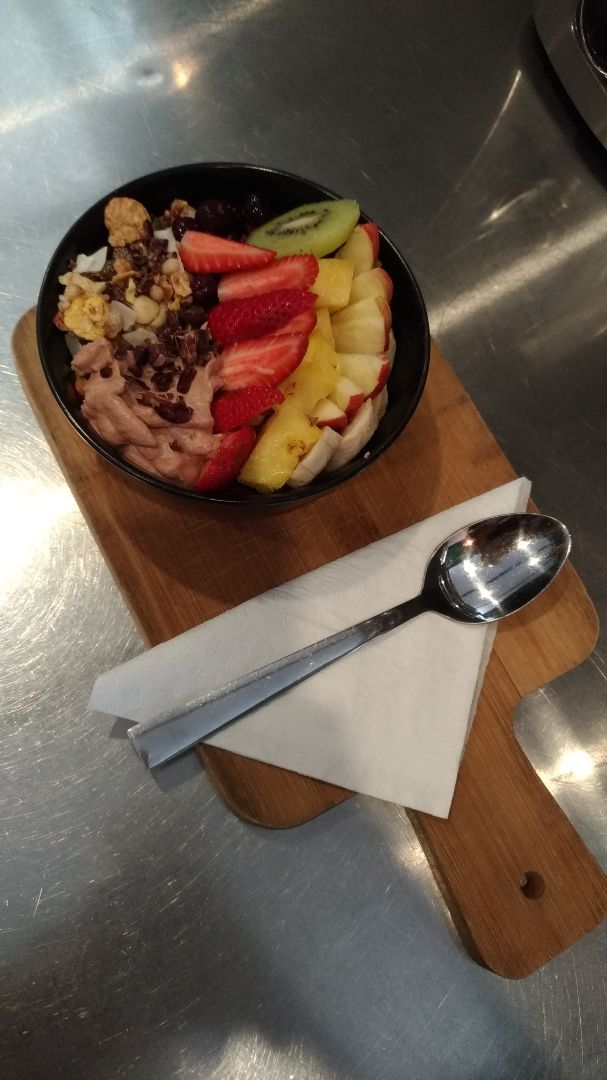 review photo of Oikos Cafe Triple Choc Acai Bowl shared by @lattebinch on 30 Nov 2018 - review