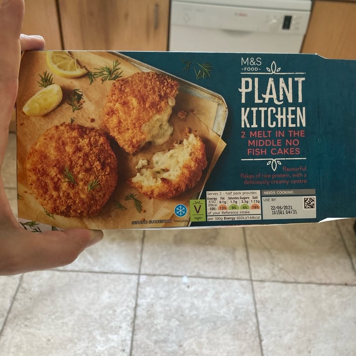 review photo of Plant Kitchen (M&S) Melt in the middle no fish cakes shared by @animalsrule on 10 Mar 2022 - review