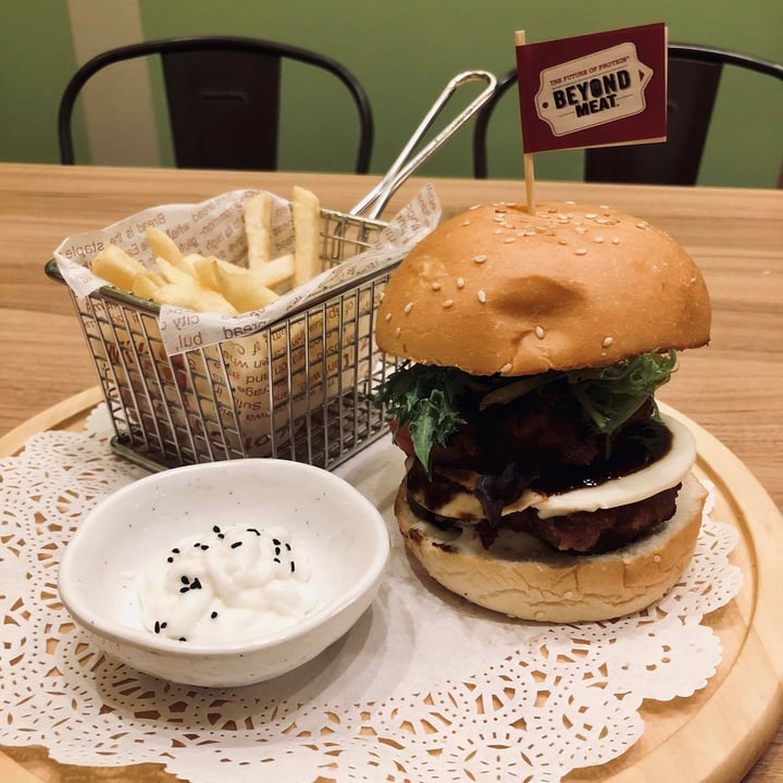 photo of Nature Cafe Black Pepper Sauce Burger (Beyond Burger) shared by @eritakay on  30 Mar 2019 - review