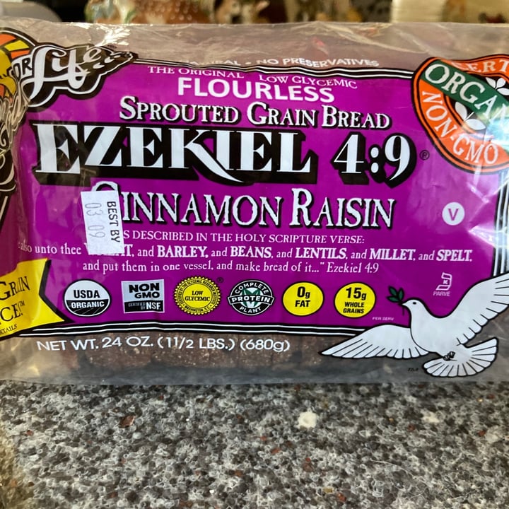 photo of Ezekiel Ezekiel Sprouted Grain Bread - Cinnamon Raisin shared by @grahamcrackerv on  20 Mar 2021 - review