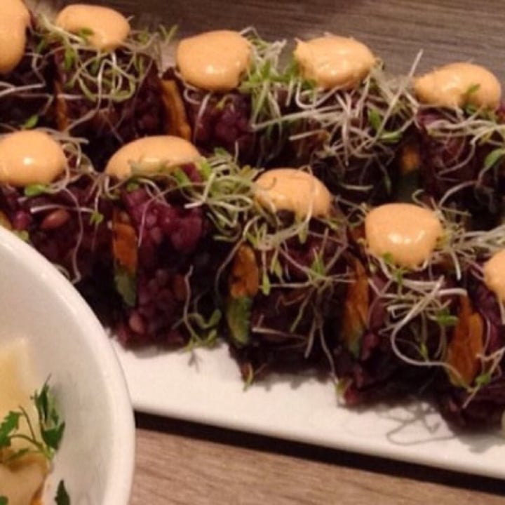 photo of Beyond Sushi (W 37th Street) Sweet Tree Roll shared by @irlmonkey on  25 Sep 2019 - review