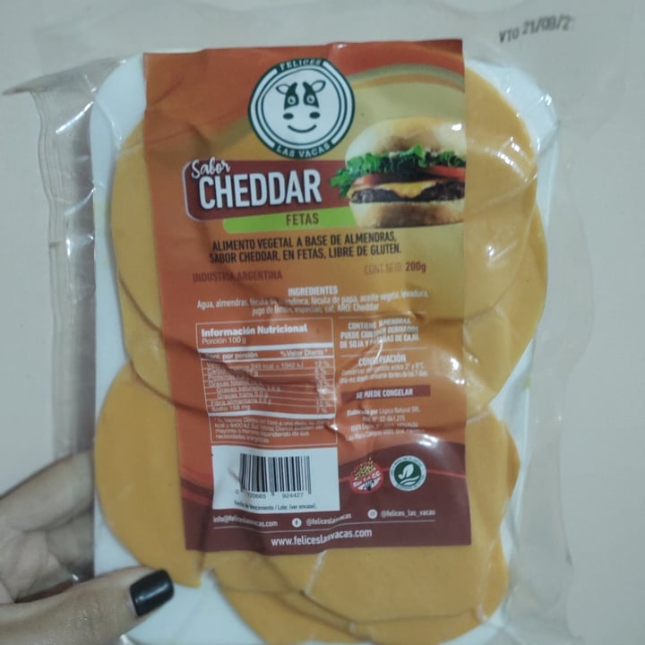 photo of Felices Las Vacas Queso Cheddar en Fetas shared by @disculpefuegotiene on  26 Aug 2021 - review