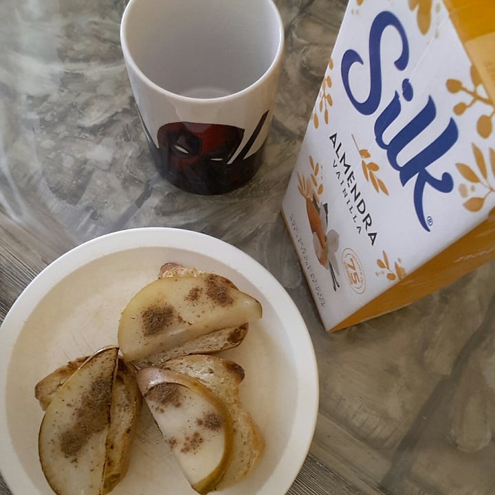 review photo of Silk Almond Milk Vanilla Sweetened shared by @ednaveg269 on 14 Jul 2020 - review