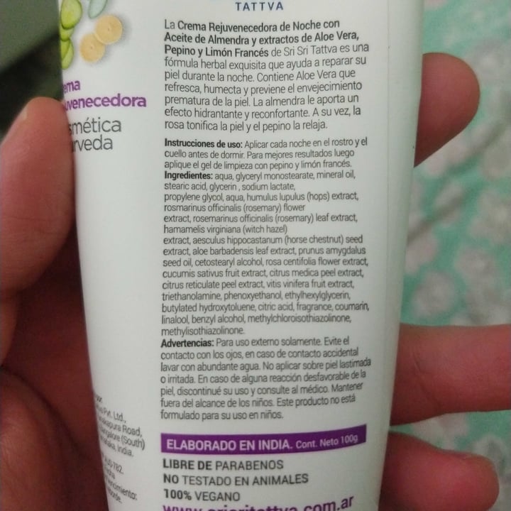 photo of SriSri Tattva Crema Rejuvenecedora de Noche shared by @pazyamor on  12 Jul 2021 - review