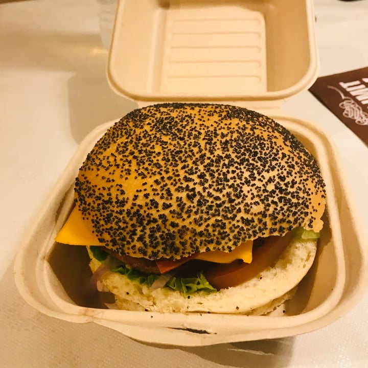 photo of Veggie Burger Beyond Burguer shared by @oterix on  30 Jun 2020 - review