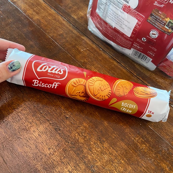 photo of Lotus Biscoff Biscoff Cream Sandwich Cookies shared by @dafnelately on  01 Jan 2022 - review