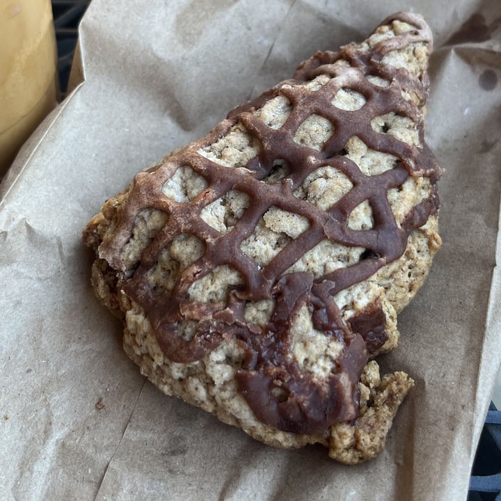 review photo of Brew Coffee Spot Vegan Chai Scone shared by @dejaferia on 27 Oct 2022 - review
