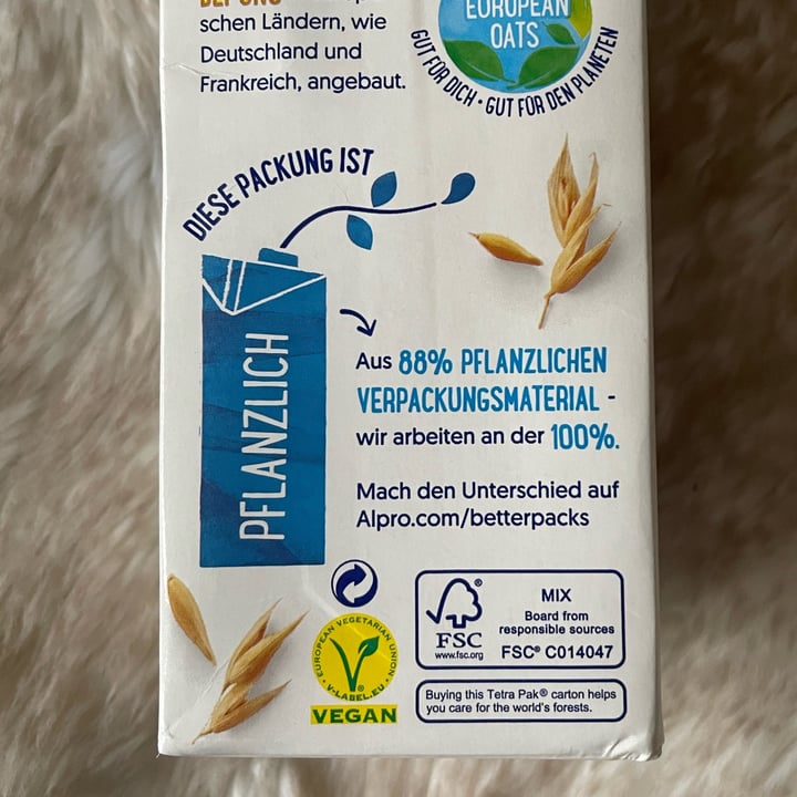 photo of Alpro Shhh...This isn't milk 1,8% shared by @minmarmag on  29 Dec 2021 - review