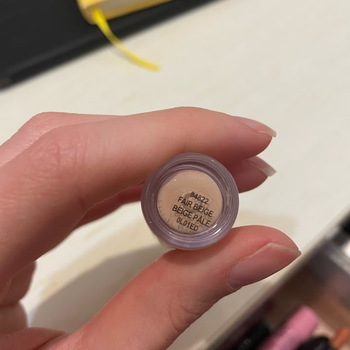 photo of e.l.f. Cosmetics Correttore shared by @giulssd on  23 Mar 2022 - review