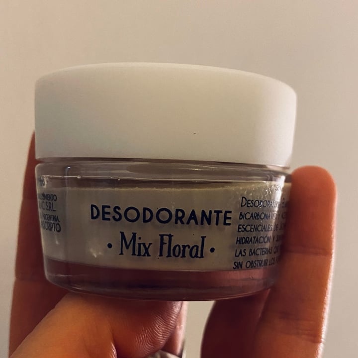 photo of Sentida Botánica Desodorante mix floral shared by @camilat on  30 Jun 2022 - review