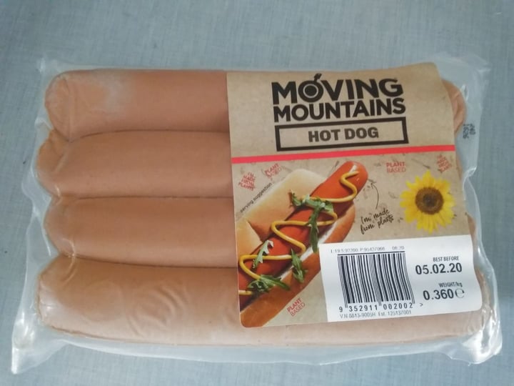 photo of Moving Mountains Plant Based Hot Dogs shared by @veganadam on  29 Jan 2020 - review