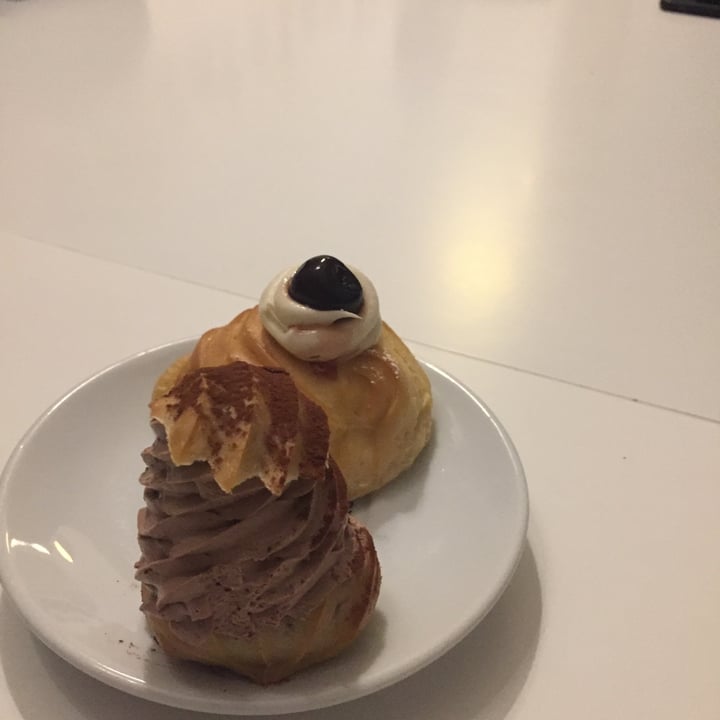 photo of Ratatouille Vegan Food bigne al cioccolato e Zeppola shared by @lucianapalazzo on  13 Nov 2022 - review