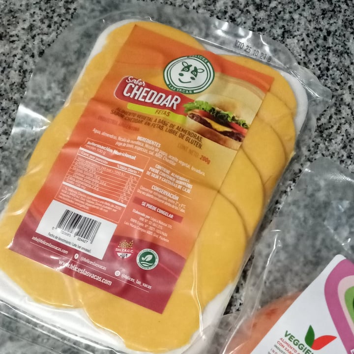 photo of Felices Las Vacas Queso Cheddar en Fetas shared by @fobefalato on  14 Feb 2022 - review