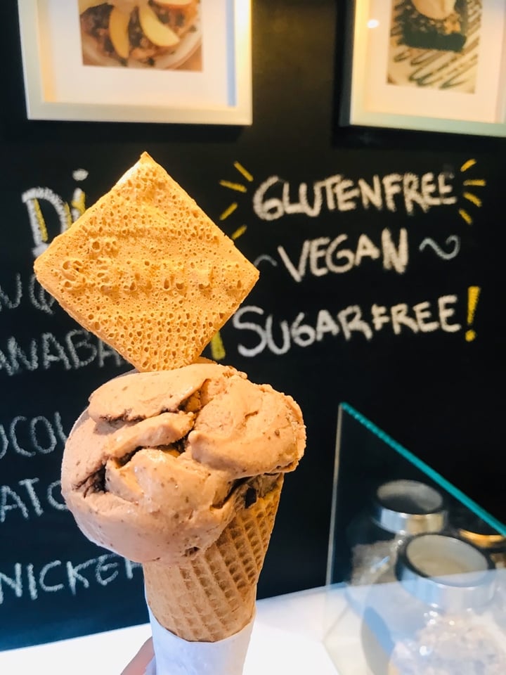 photo of Moitre • Gelateria Artesanal Saludable | Helado Vegano & Coffee Helado De Chocolate shared by @camico on  03 Mar 2020 - review