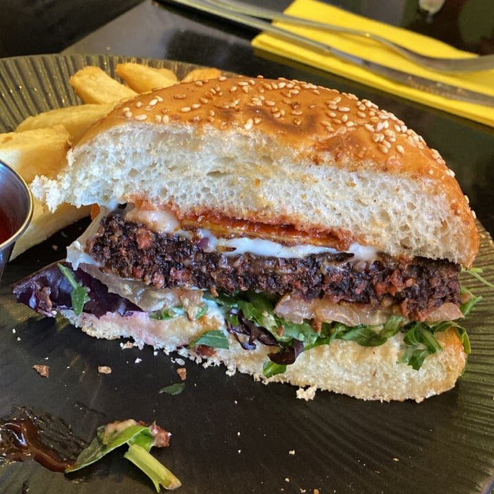 photo of Veginity Cheese Burger shared by @veronicalulli on  23 May 2022 - review