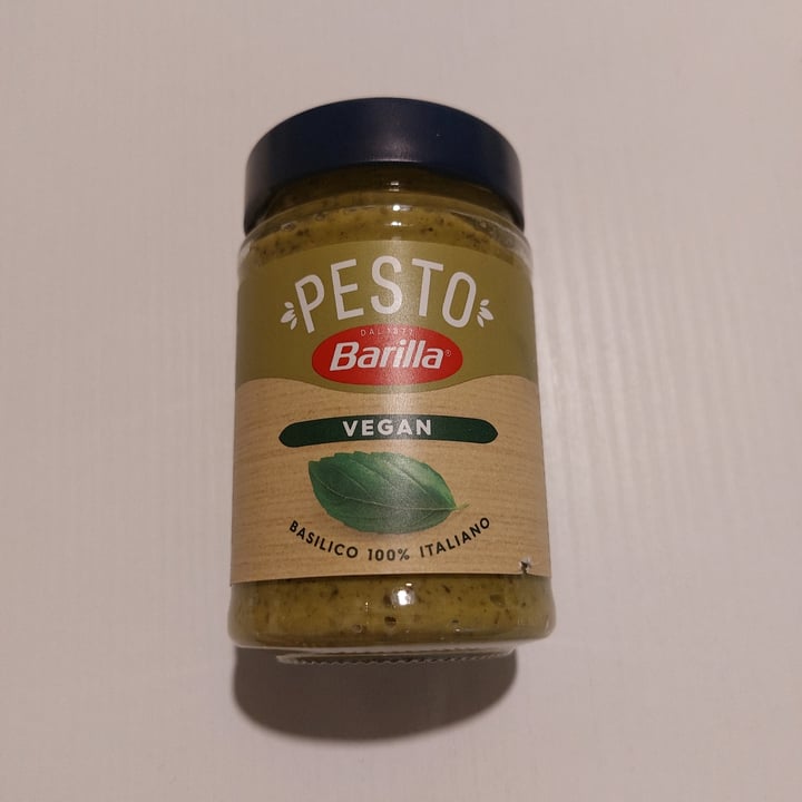 photo of Barilla Pesto Basilico Vegan shared by @giuliaarmellini on  13 Apr 2022 - review
