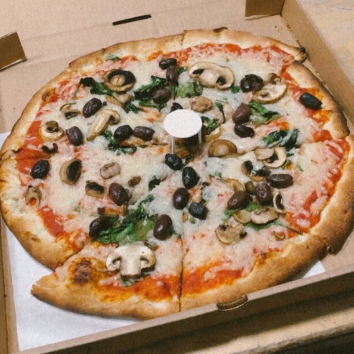 photo of Aardvark Pizza & Sub Vegan pizza shared by @lea04paquet on  07 Mar 2021 - review