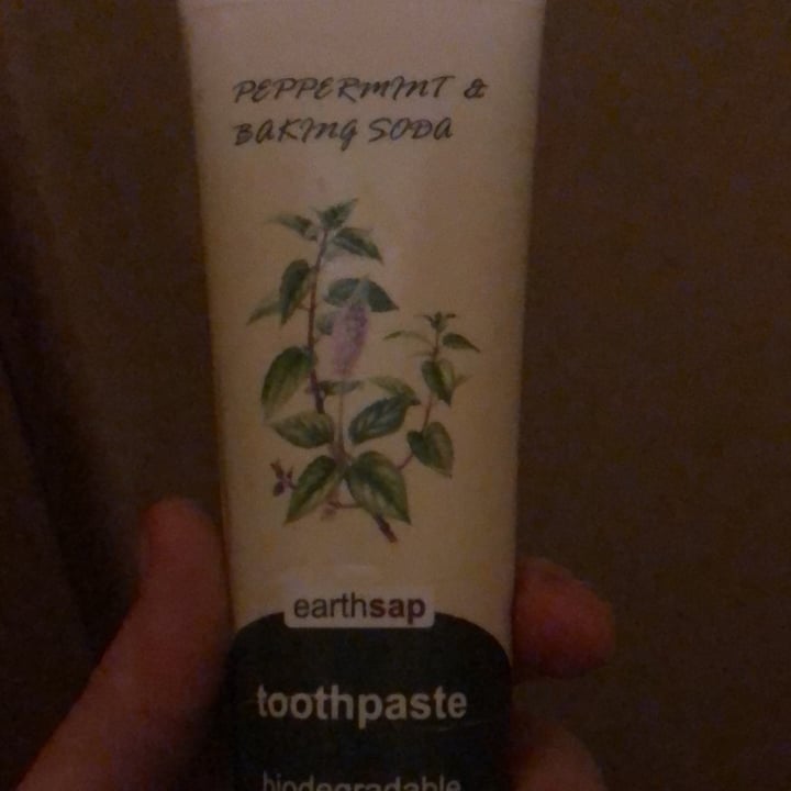 photo of Earthsap Peppermint and Baking Soda Toothpaste shared by @jacaranda9 on  02 Feb 2021 - review