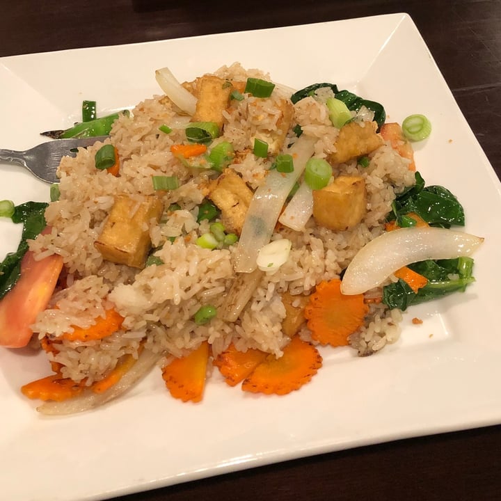 photo of Loving Hut Tofu Fried Rice shared by @nicolealbritton on  01 Jun 2021 - review