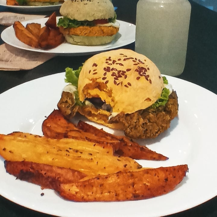 review photo of NUVE - Vegan Food & Music Hamburguesa De Quinoa shared by @elsultandelsur on 04 Dec 2020 - review