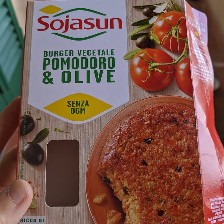 photo of Sojasun Burger Vegetale Pomodoro & Olive shared by @lorenzoga on  18 Jul 2021 - review
