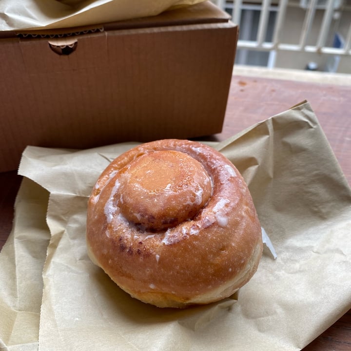 photo of Τρεις Λαλούν - Treis Laloun Cinnamon donut shared by @jeod123 on  19 Apr 2022 - review