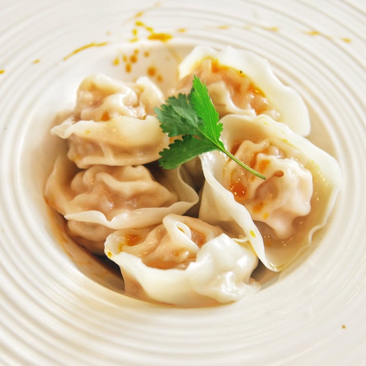 photo of EMPRESS Sichuan Plant-Based Meat & Cabbage Steamed Dumplings shared by @goodvibesonly on  18 Dec 2019 - review