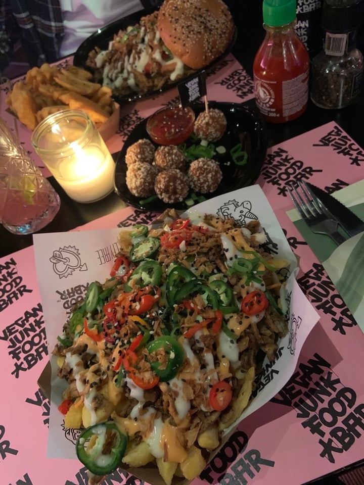 photo of Vegan Junk Food Bar Kapsalon shared by @plantsareallweneed on  14 Oct 2019 - review