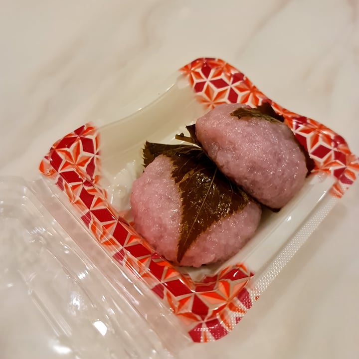 photo of Don Don Donki Orchard Central Sakura Mochi shared by @parismelody on  19 Apr 2021 - review