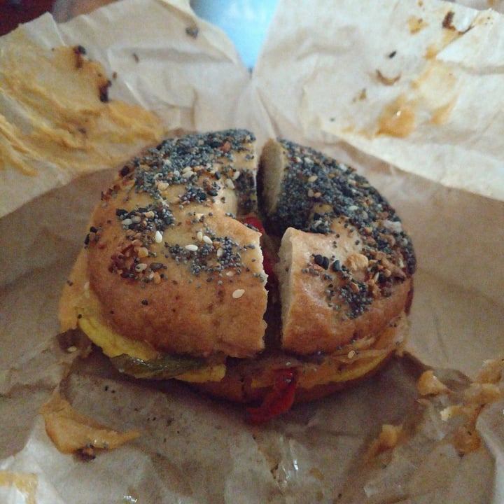photo of Hark! Cafe Bagel Sandwich With Grilled Peppers & Onions & Vegan Cheddar shared by @iszy on  08 Aug 2021 - review