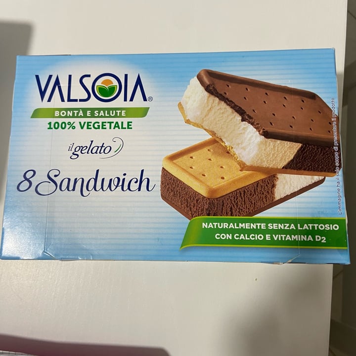photo of Valsoia 8 sandwich il gelato shared by @ale-penny on  20 Jun 2022 - review