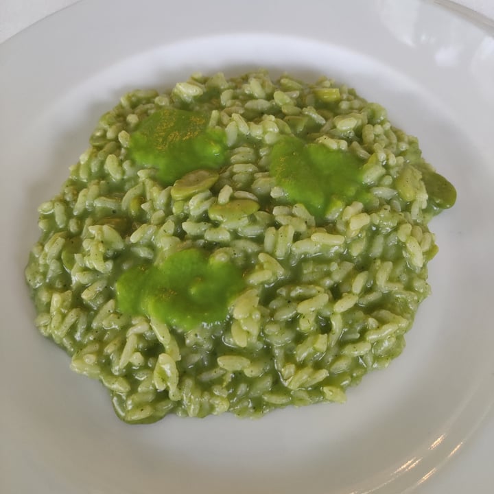 photo of Ristorante Il Nuovo Bosco - La Tenuta Risotto Con Ortica, Fave E Piselli shared by @lisaveg81 on  17 Apr 2022 - review