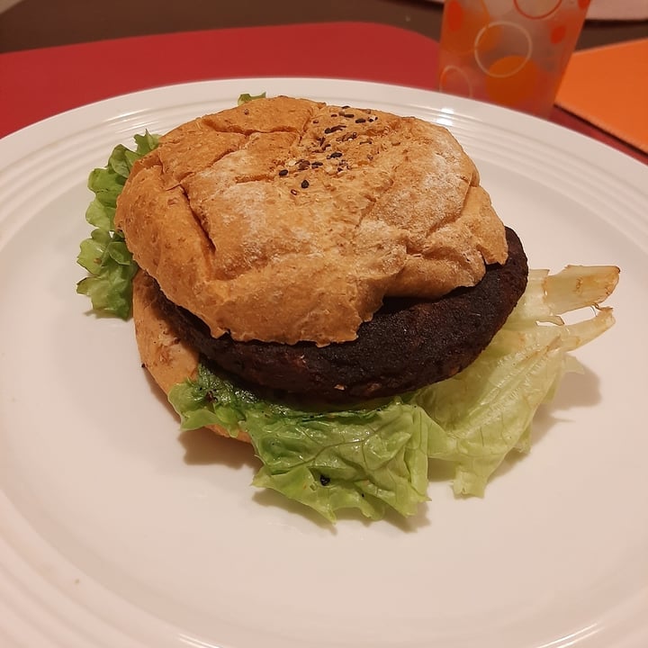 review photo of Loving Hut Hamburguesa De Hongos shared by @bren27 on 28 Jun 2021 - review