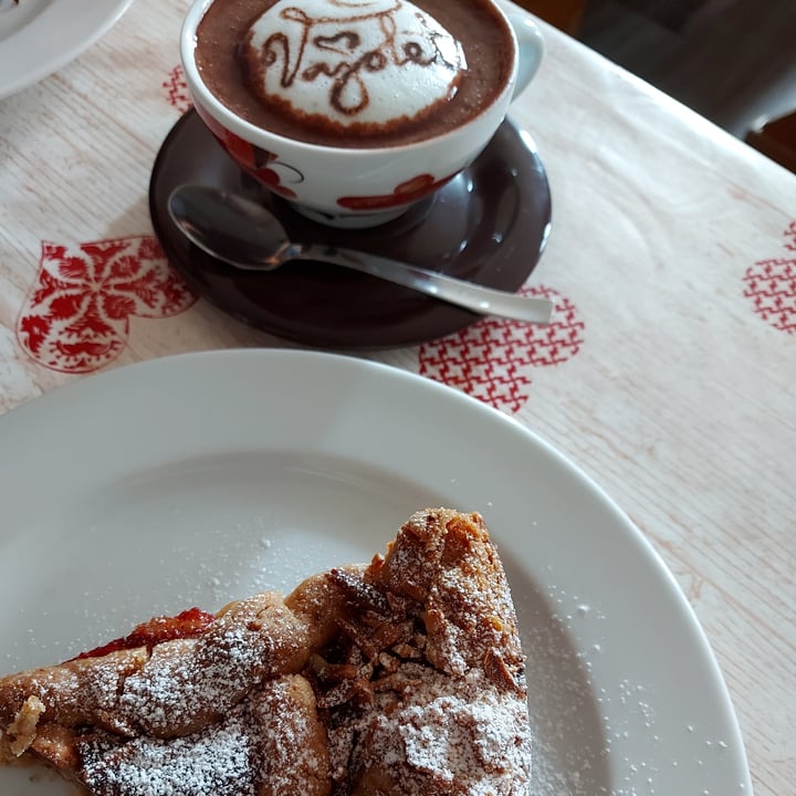 photo of Rifugio Vajolet Torta Linzer shared by @giuly06 on  27 Sep 2020 - review